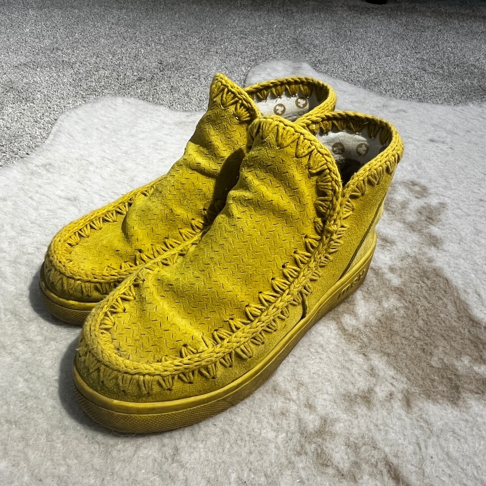 MOU ANKLE BOOTS IN YELLOW